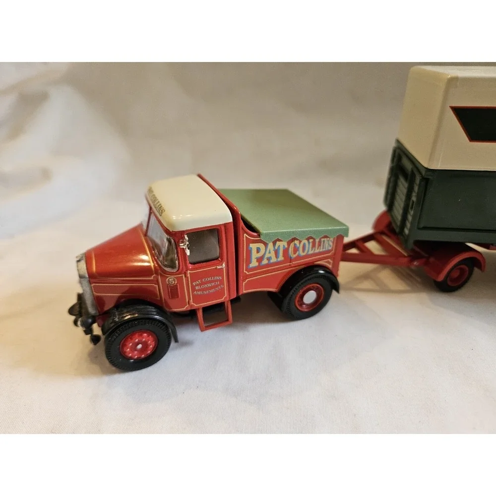 Corgi 16502 1/50 Pat Collins Fair Scammell Highwayman‎ Trailer & Caravan Diecast